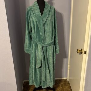 Crown Tuft Aqua Bathrobe